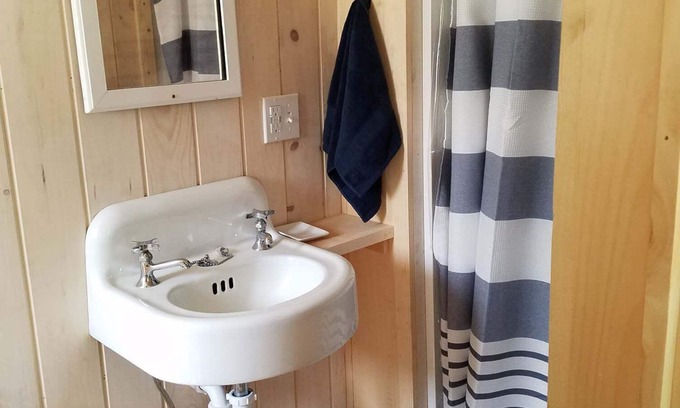 Barton Cottage | May Brook Falls Cottages, Cottage #1