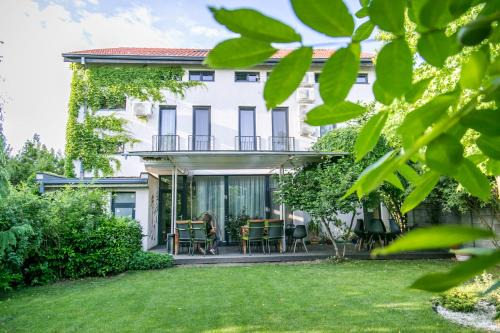 Dumbravita House | May Residence