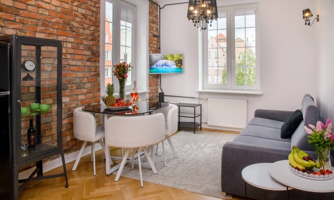 Old Town Apartment | Maya's 63