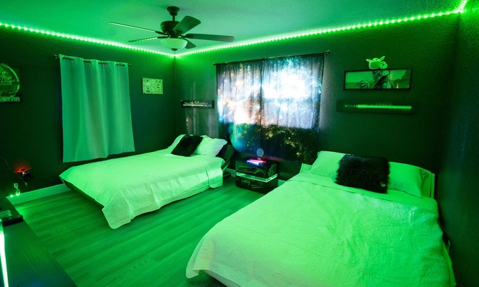 Lake Mary House | Mayfair Forrest Retreat !nCome and Enjoy our Clean and Spacious home sleeps 18!