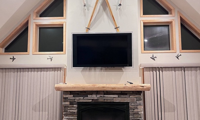 Windham House | Mayfair Manor Mountain Retreat