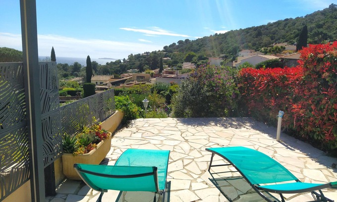 La Croix-Valmer House | Mazet Avec Grande Terrasse et Jardin vue Mer, Animaux Acceptés. Piscine, Tennis