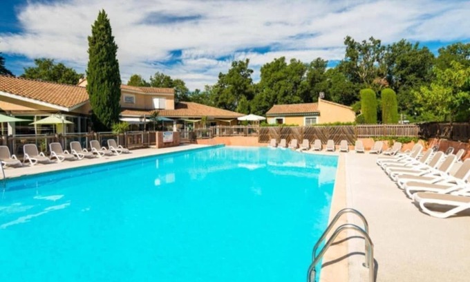 Gaujac House | Mazet Provençal air-conditioned swimming pool parking 5 pers
