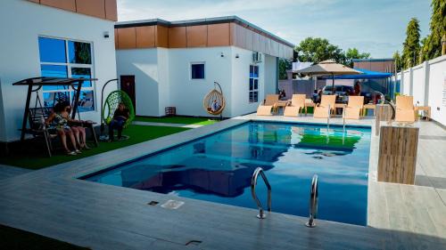 Kahama Hotel | Mboka Village