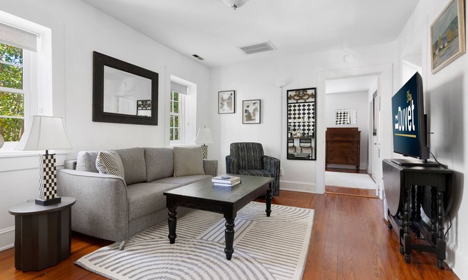 Ansonborough House | McKenzie Suite at The Mary Scott House