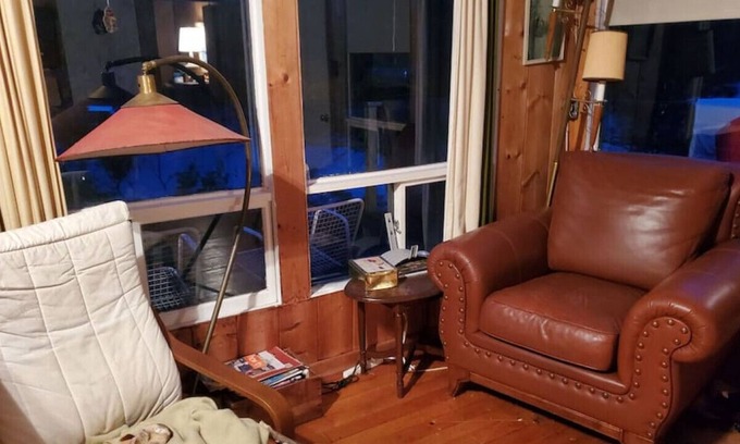 The Archipelago Cabin | McLaren Island Vacation Cottage