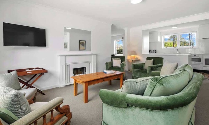 Mitcham House | McStay City & Hills S