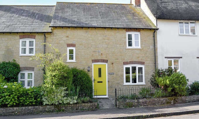 Broadwindsor Cottage | Meadow Cottage-E1793