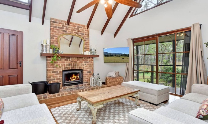 North Rothbury House | Meadowbrook Manor in North Rothbury