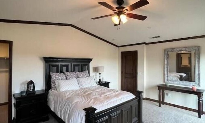 Temecula Apartment | Meadowview Suite