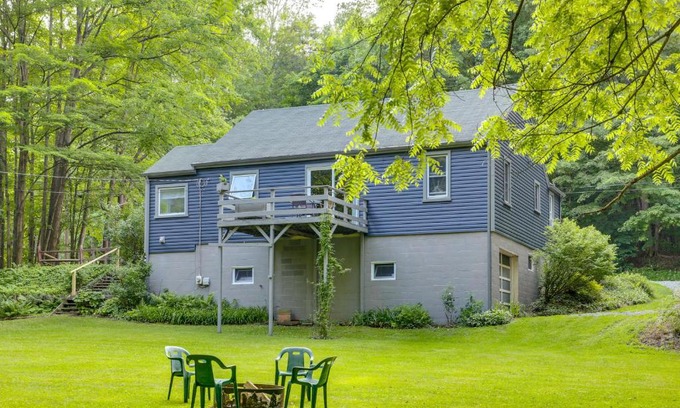 Meadville House | Meadville Home Private Yard and Fishing Nearby