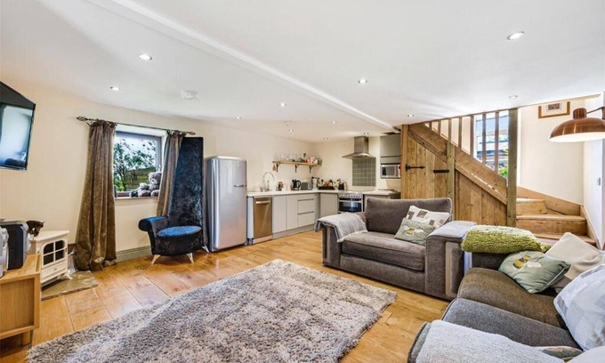 Otley Cottage | Meagill Cottage a Cozy Retreat With hot tub