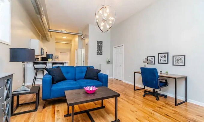 Tri-Taylor Apartment | Medical District Gem i