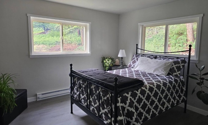 Conner House | Medicine Tree Chalet in Conner
