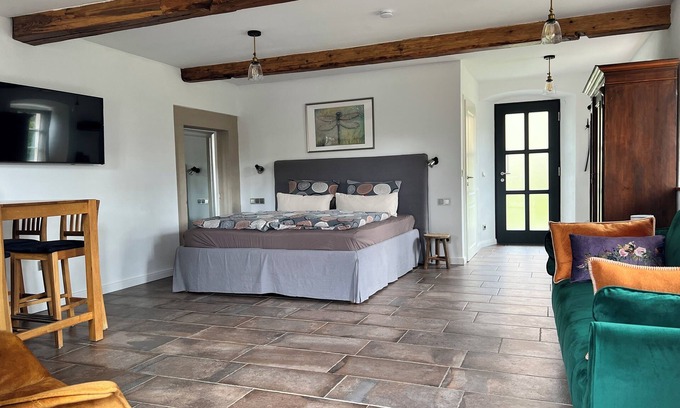 Grafengehaig Apartment | Mediterranean living in a listed building, rental after complete refurbishment