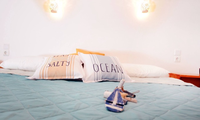 Agios Nikolaos Town Apartment | Mediterranean Stay: Serenity and Comfort Near the Sea