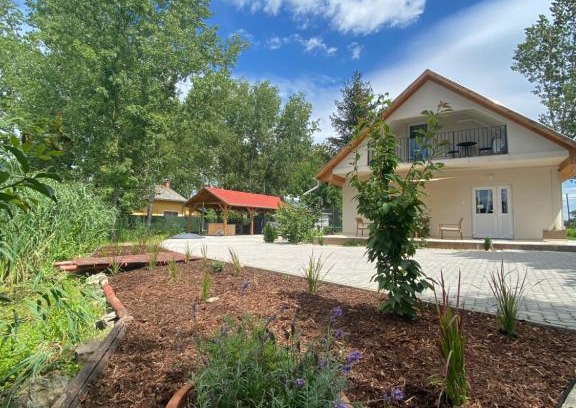 Tarcal House | Megnyugtat-LAK Vendégház