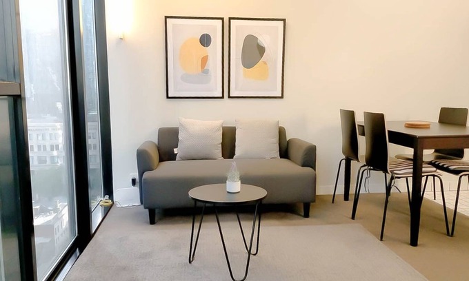 Glenroy Apartment | Melb. City Central 2 Bedroom Apt w View /WIFI