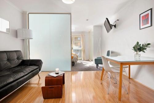 North Adelaide Apartment | Melbourne Street Haven