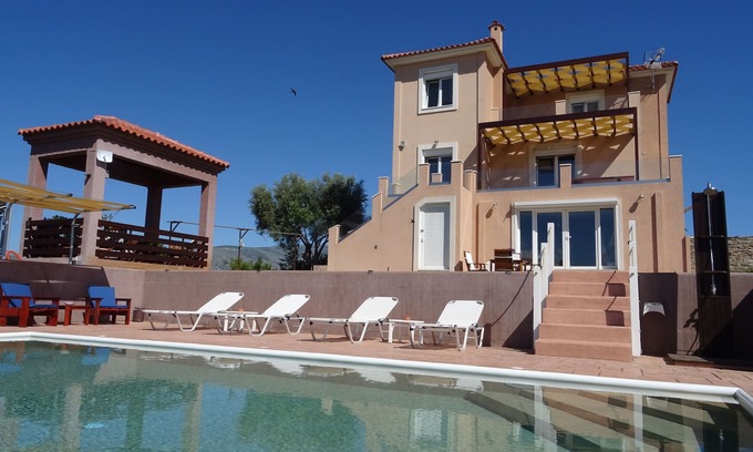 Kymi-Aliveri Apartment | MELILOFOS Suite Ground Floor Poolside