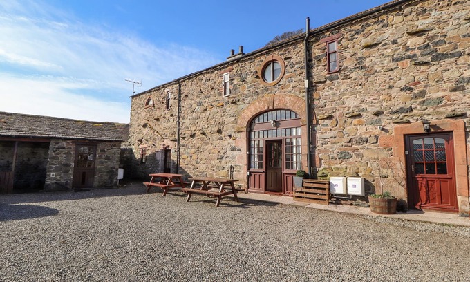 Penrith Cottage | MELLFELL COTTAGE, pet friendly, with open fire in Watermillock