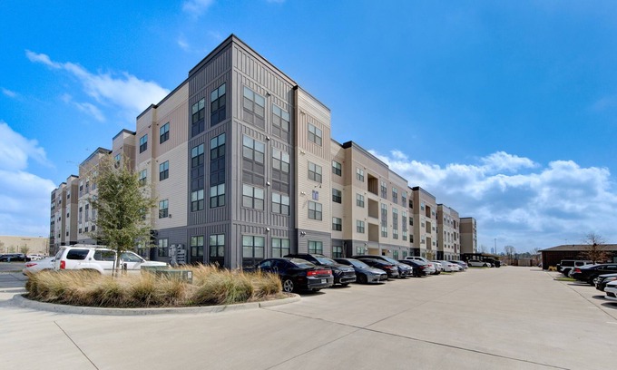 Spring Branch East Apartment | Memorial Heights