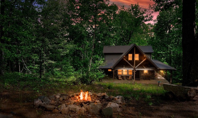 Mount Berry Cabin | Memories in the Woods | Cozy Cabin Retreat on 5 Acres