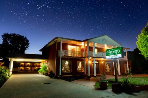 Albury Hotel | Meramie Motor Inn