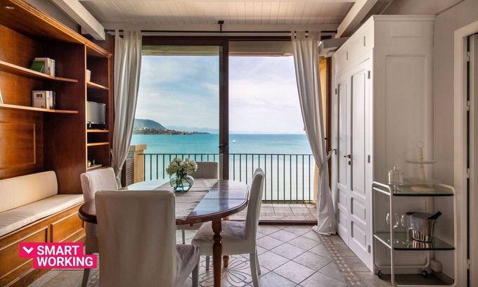 Old Town Apartment | Meravigghia Apartment