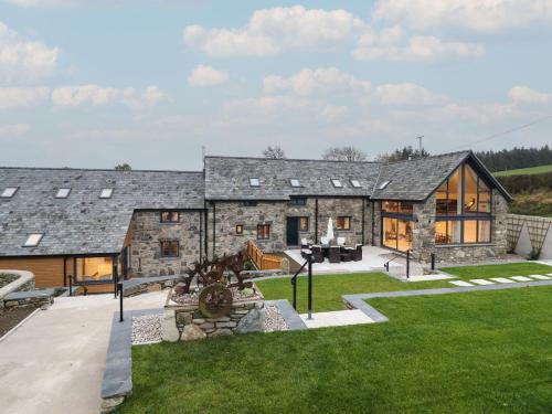 Cwmtirmynach House | Merddwr