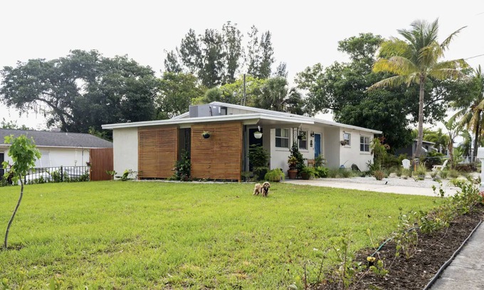 Riviera Beach House | Mermaid's Cottage West Palm Beach —For people who love the water!