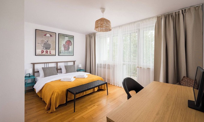 Ursynow Apartment | Metro Stokłosy 2-Bedroom Apartment