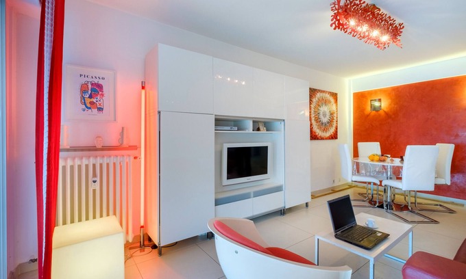 Juan-les-Pins Apartment | Meublé de tourisme 4* 3P with Terrace, Garage, Air conditioning, Beaches at 100m