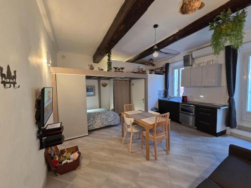 Le Suquet Apartment | Meynadier 66 - Appartement Très Calme avec Cour Privative, Plage, Gare, Palais à 300m