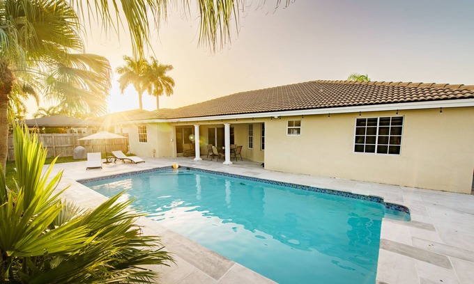 Richmond West House | MIAMI “Magic City Getaway” 4/3 W/ Pool