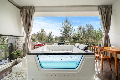 Denkanikota House | Miami - Private Jaccuzzi Villa in Bangalore