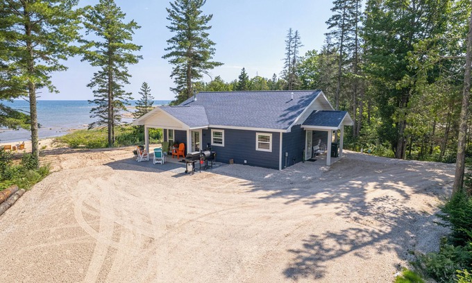 Manistique Cabin | Michicove: Leaf Peeping by the Lake – A Michigan Autumn Retreat