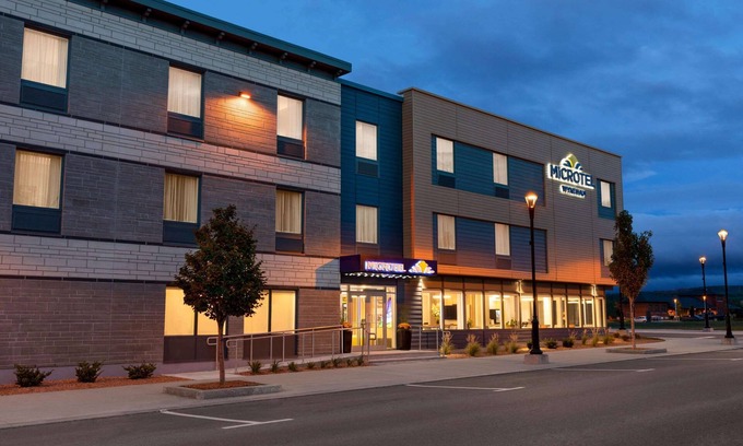 Lac-Megantic Hotel | Microtel Inn & Suites by Wyndham Lac-Megantic