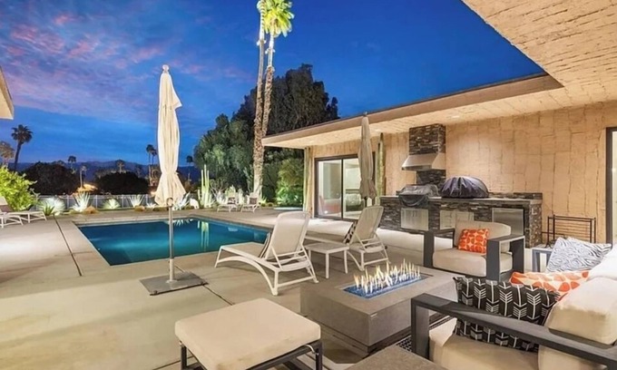 Palm Desert House | Mid-Century Luxury Retreat in Avondale Golf Club – Your Fall & Winter Getaway!