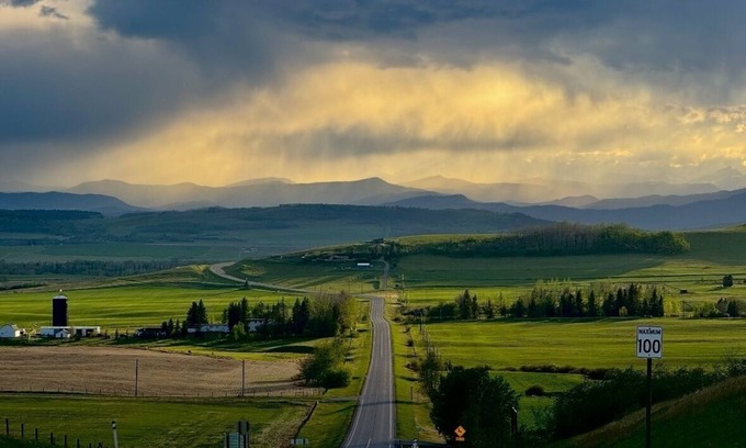 Calgary Other | Mid- Century Modern Farm, Saltwater pool, hot tub, sauna, cold plunge and gym