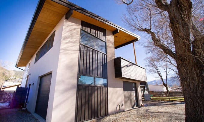 Salida House | Mid-Century Modern In Salida, 4X4 deep soaking Tub, Huge 2nd story Balcony views