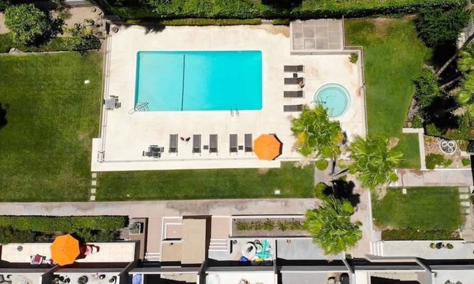 Old Las Palmas Condo | Mid-Century Modern Desert Escape