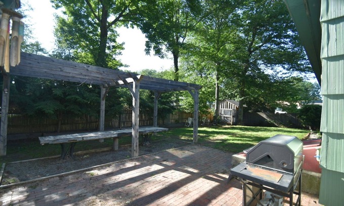Topsham House | Mid-Coast 3BR Private Home with All Fenced in Backyard