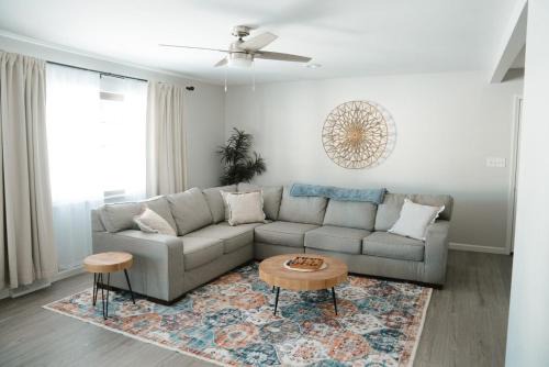 Lexington House | Mid Ohio Comfort 10 Minutes From Snow Trails