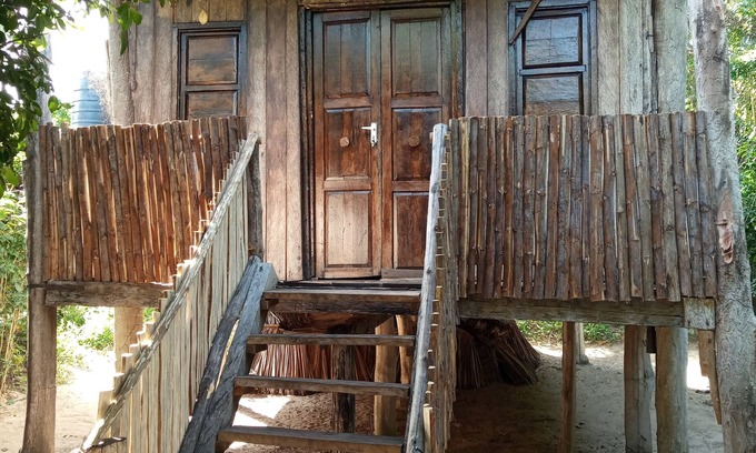 Gede Bed & Breakfast | Mida Creek Eco Camp - cottage house