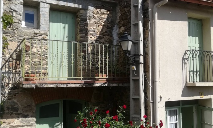 Mosset House | Middle mountain village house