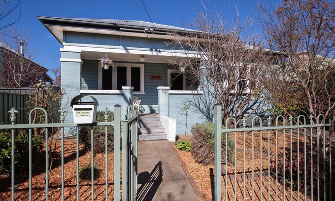 West Tamworth House | Midholme - Excellent value