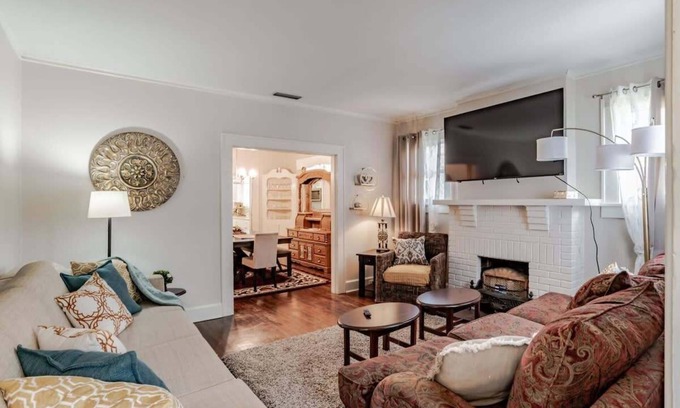 Hannon Park House | Midtown Cottage, Great Location! Haute on Hannon