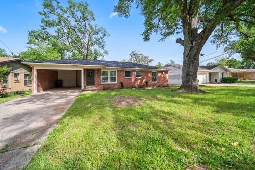 Tyler House | Midtown Modern Cottage