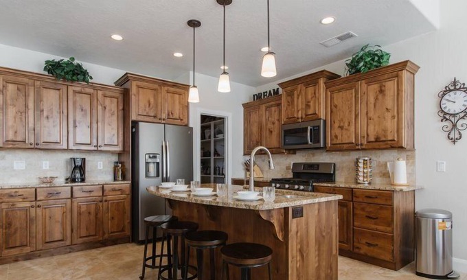 Washington County House | Midtown Vistas | Luxury Monthly Rental